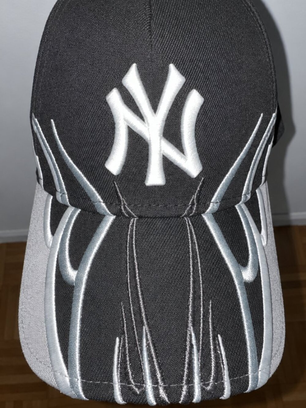 Embroidered NY Yankees Flame Snapback